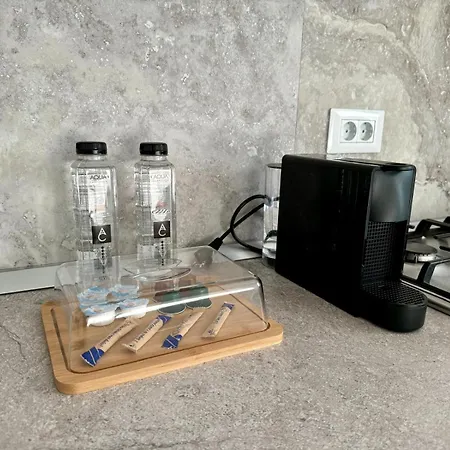 The Cozy Flat - Modern, New, 2 Apartment, Parking *