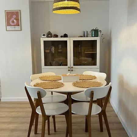 The Cozy Flat - Modern, New, 2 Apartments, Parking *